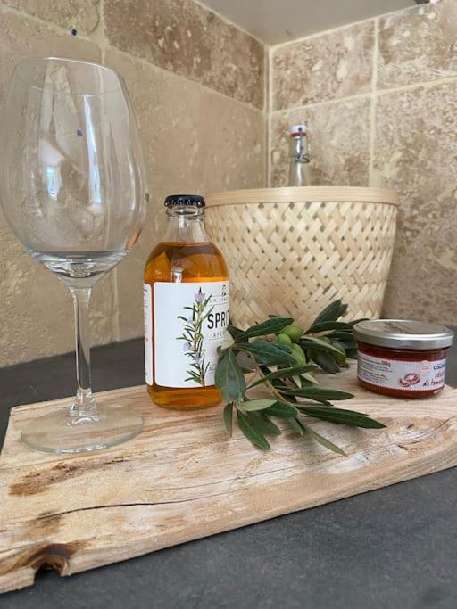 타라스콩 Petit Mas En Provence 빌라 외부 사진